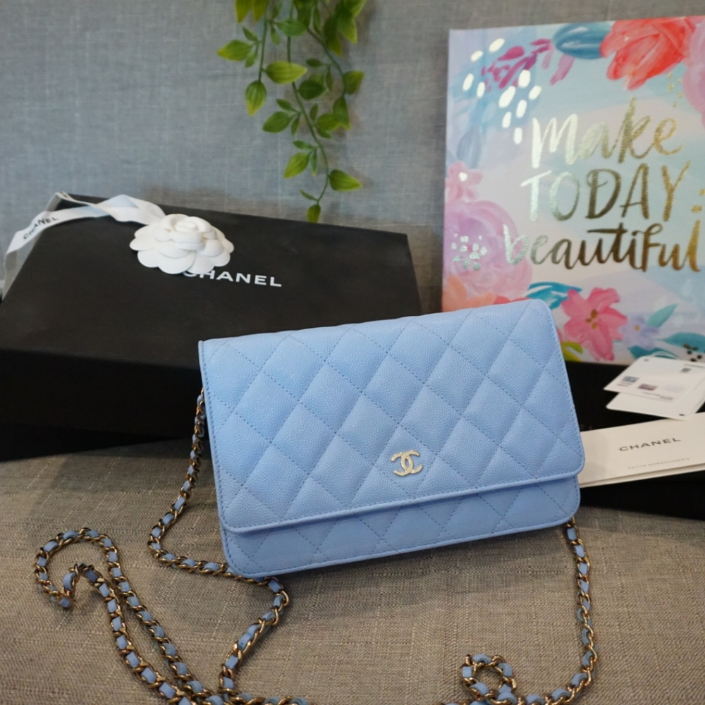 Auth Chanel WOC 23P caviar wallet on chain
